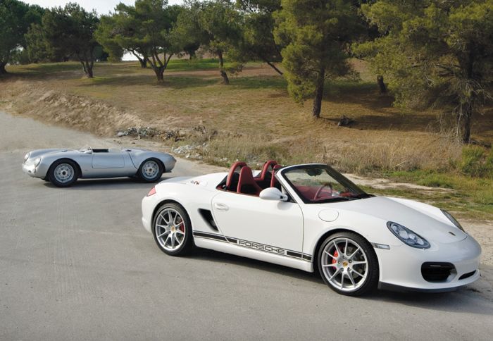 Porsche Boxster
Spyder: 
Στις εκδόσεις της Boxster
προστέθηκε η Spyder, το πίσω
μέρος της οποίας θυμίζει τη
Carrera GT. 